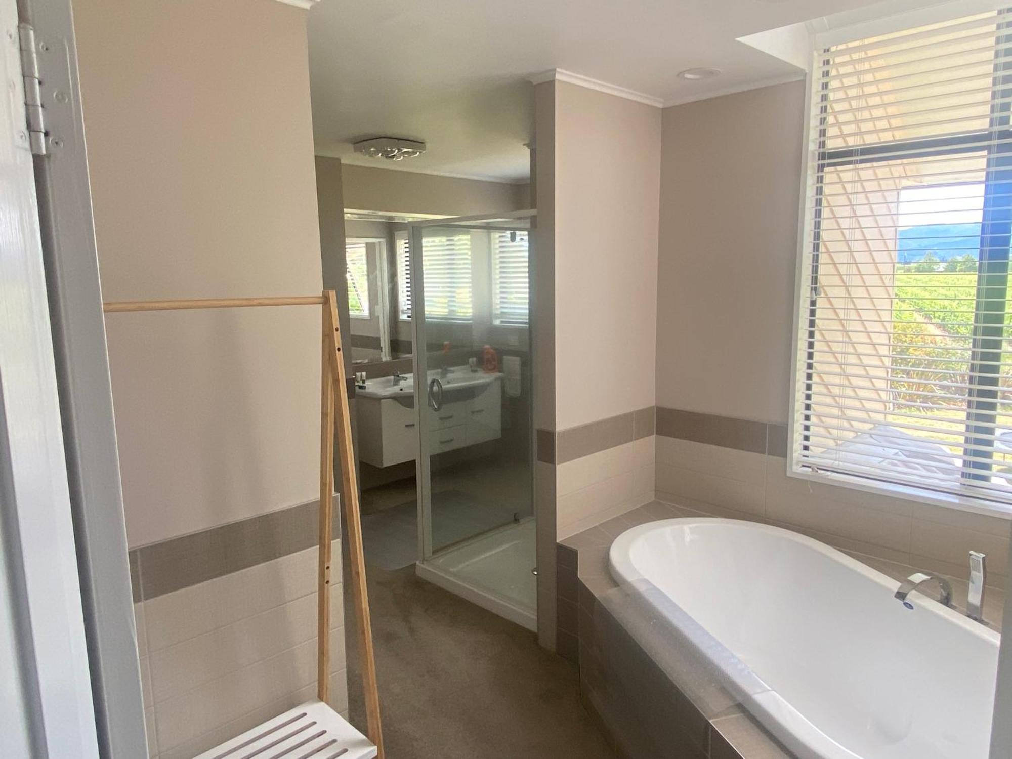 Fairhall Guest Lodge Woodbourne Экстерьер фото
