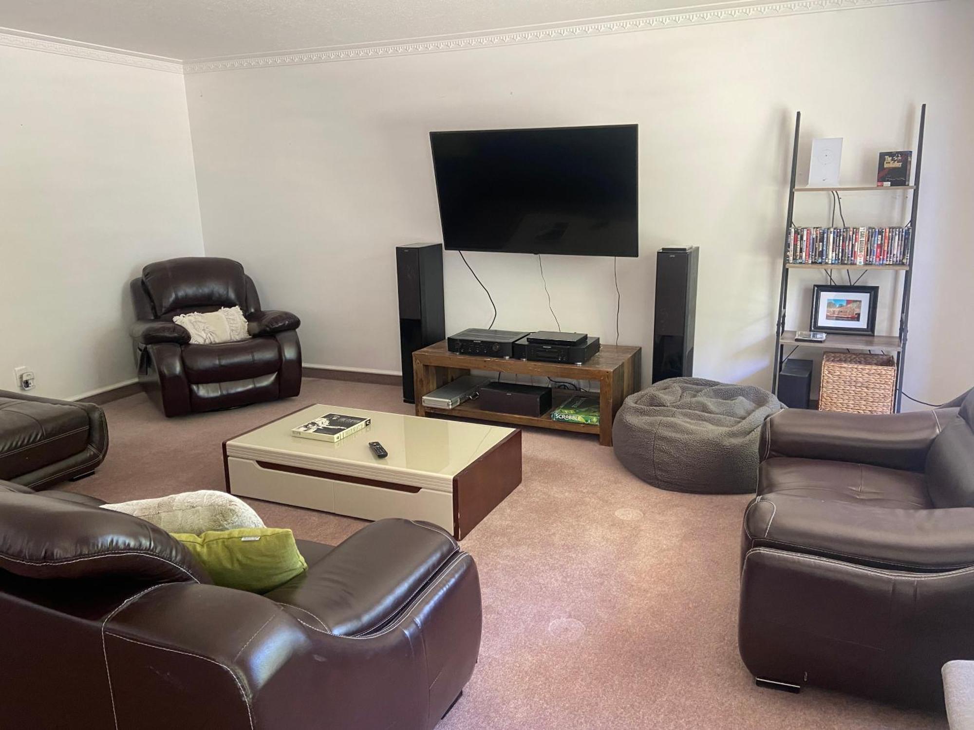 Fairhall Guest Lodge Woodbourne Экстерьер фото