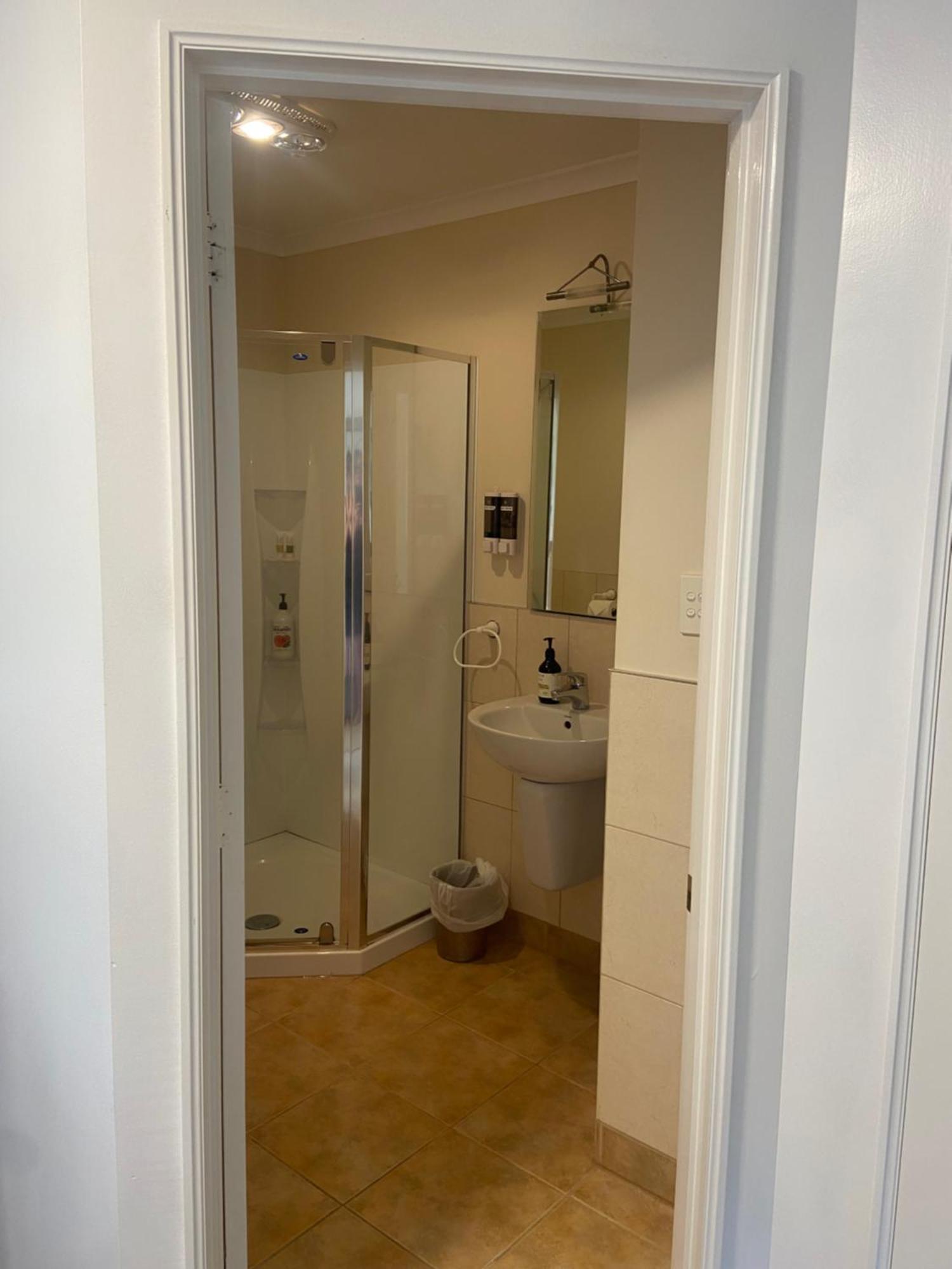 Fairhall Guest Lodge Woodbourne Экстерьер фото